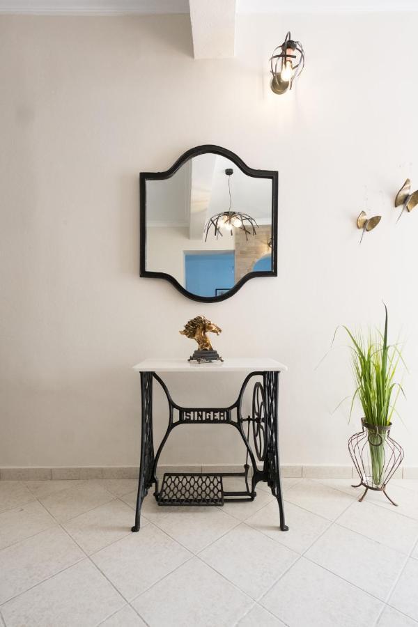 Home With Courtyard In Beating Heart Of Old Town! Chania  Exterior foto