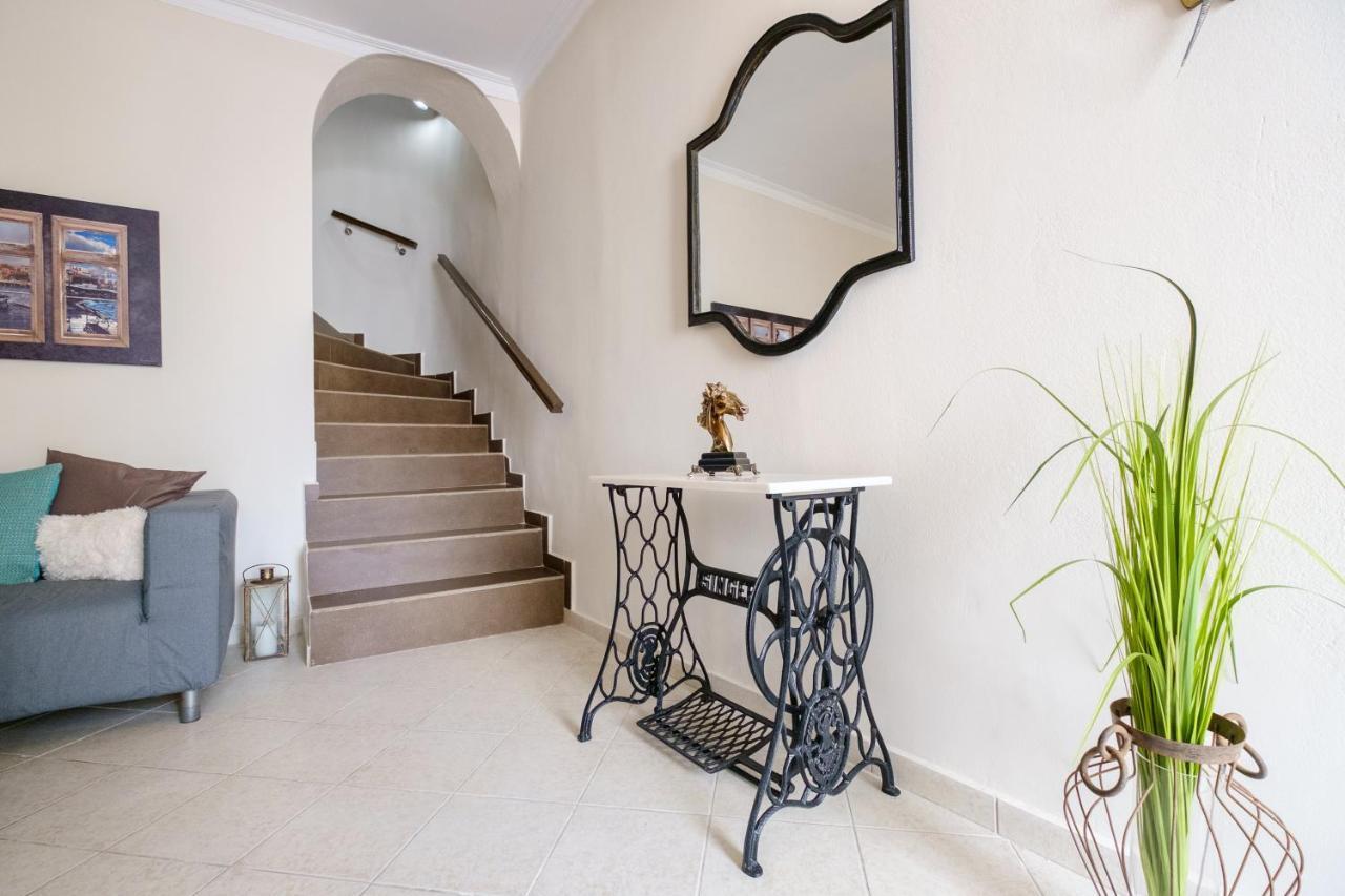 Home With Courtyard In Beating Heart Of Old Town! Chania  Exterior foto