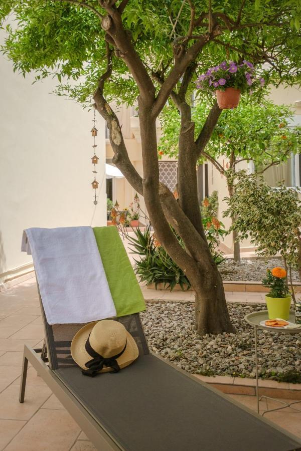 Home With Courtyard In Beating Heart Of Old Town! Chania  Exterior foto